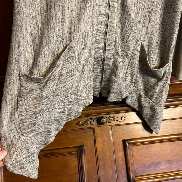 LOGO by Lori Goldstein - Picture 2 of 8